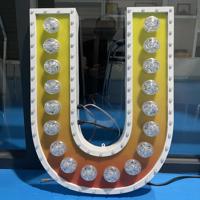 为何游乐场合常用金属LED发光字标识装饰？？？？？？