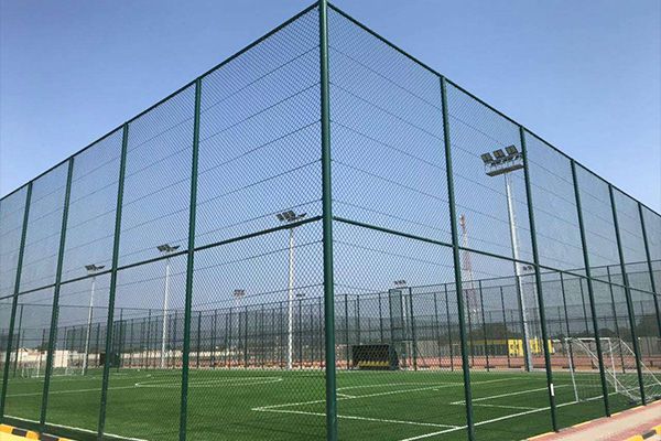 凯发k8照明1000W投光灯用在迪拜的球场项目