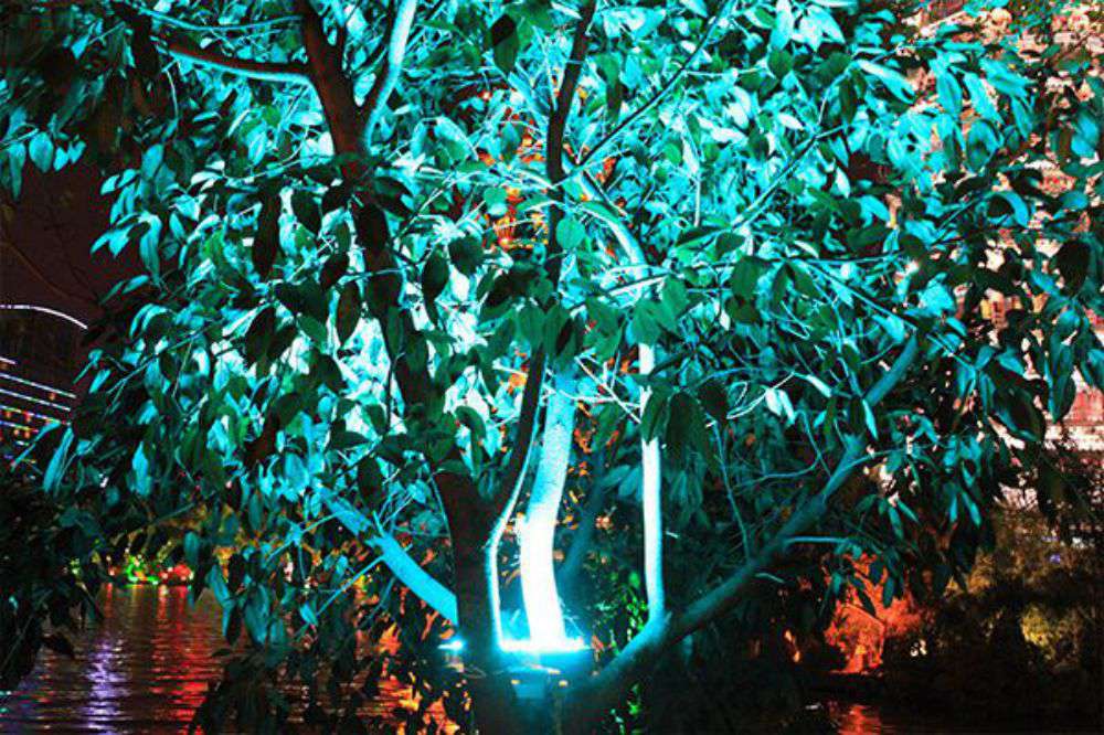 凯发k8照明的RGB投光灯用在海内景观亮化项目